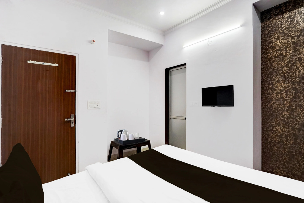 OYO JAI1273 Rayal Inn