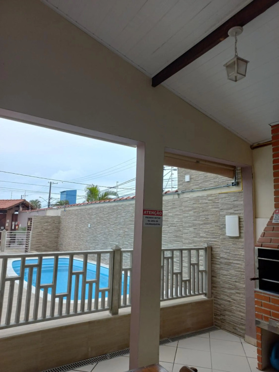 Kitnet com piscina em cond fechado a 200 m da praia com wi-fi
