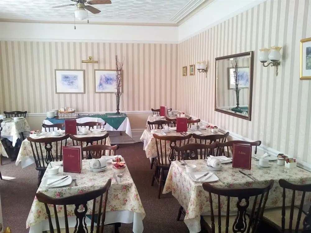 Roseglen Hotel