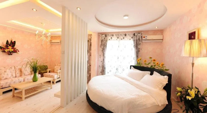 V. HOME Inn (Yangshuo West Street Branch)