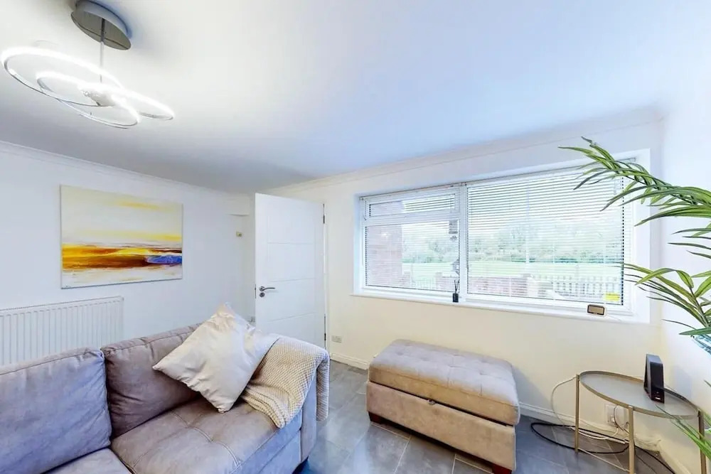 Ranworth House - Holiday Home in Bedford, Sleeps 5