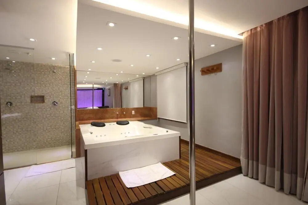 Love Time Hotel (Только для взрослых)
