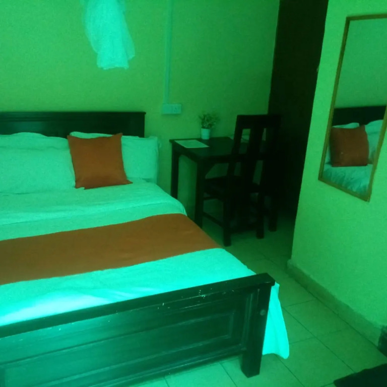 Longonot Inn