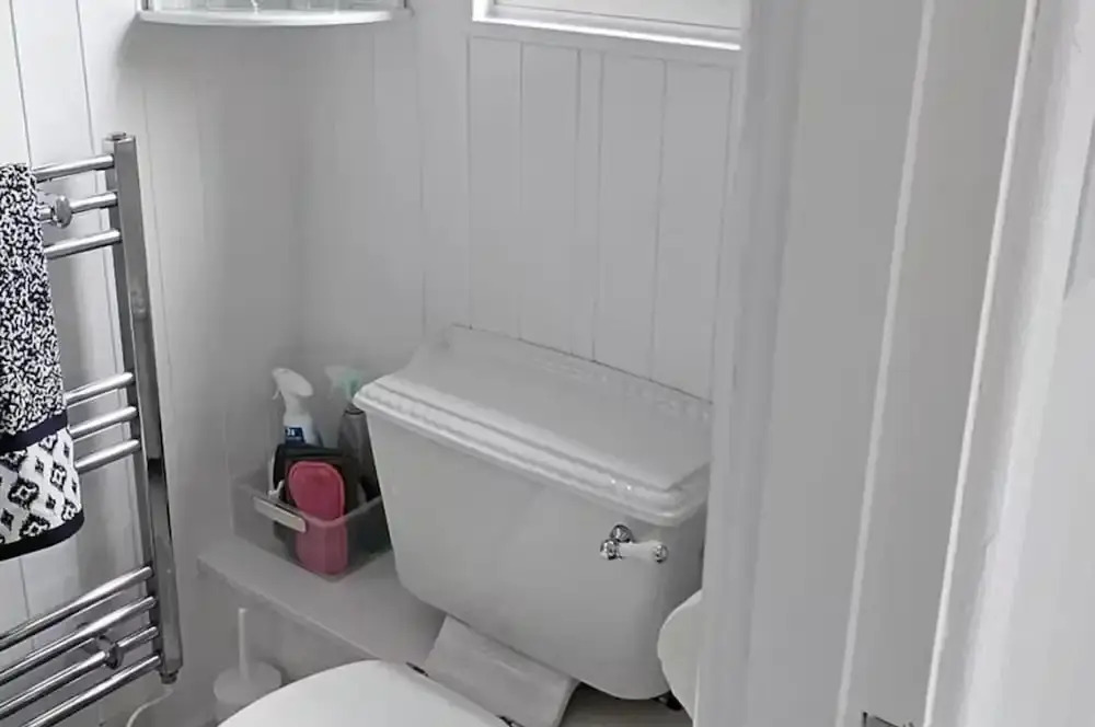 1 Bed Cabin-sleeps 2, Hot Tub, Garden, Views, Pets