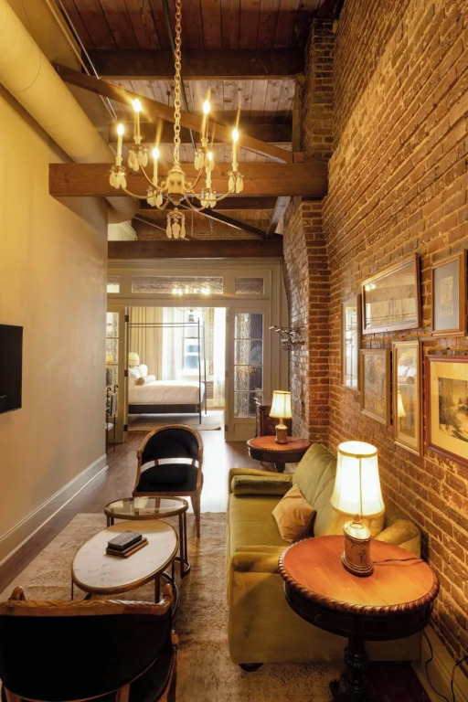 Hotel Cleo, Knoxville Downtown, a Tribute Portfolio Hotel