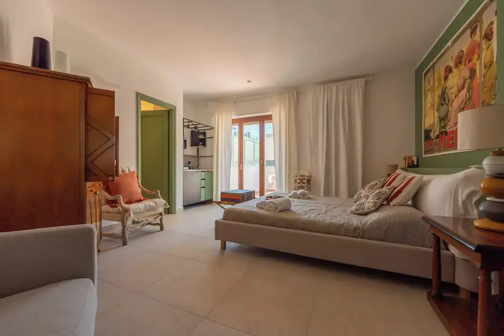 Molo Angioino Suites