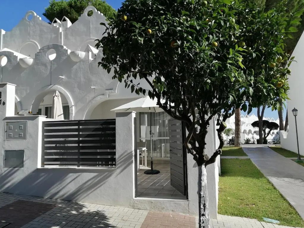 Casa Romero - Beautiful Villa, Best Corner by Pools,Resort Facilities, Full Kitchen, 3 Terraces, Internet