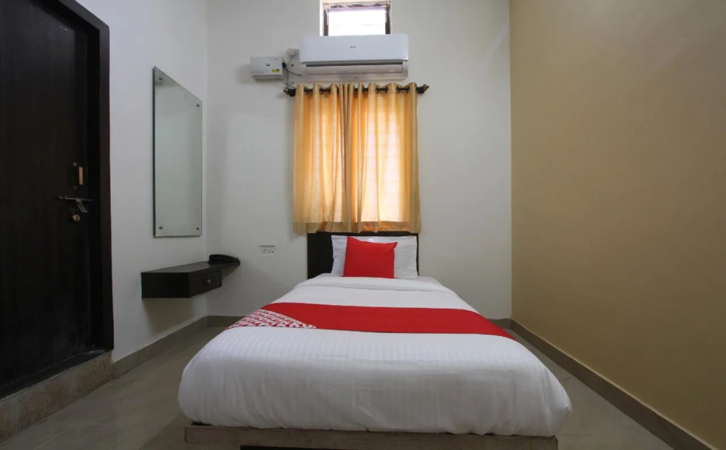 Hotel SKG Comforts by OYO Rooms