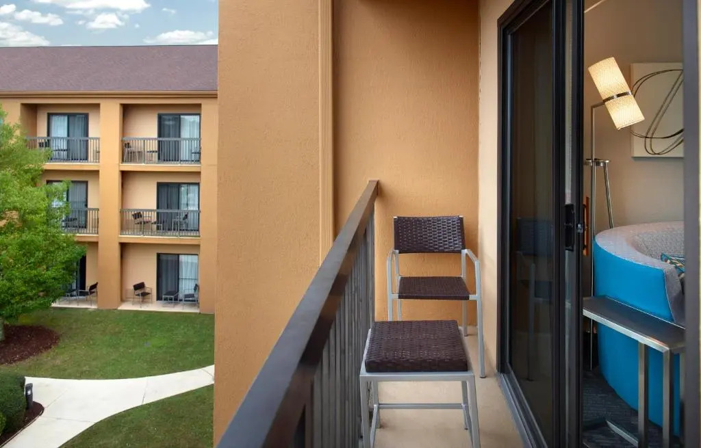 Courtyard by Marriott Fayetteville