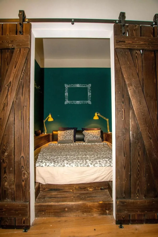 Hedonist Lodge