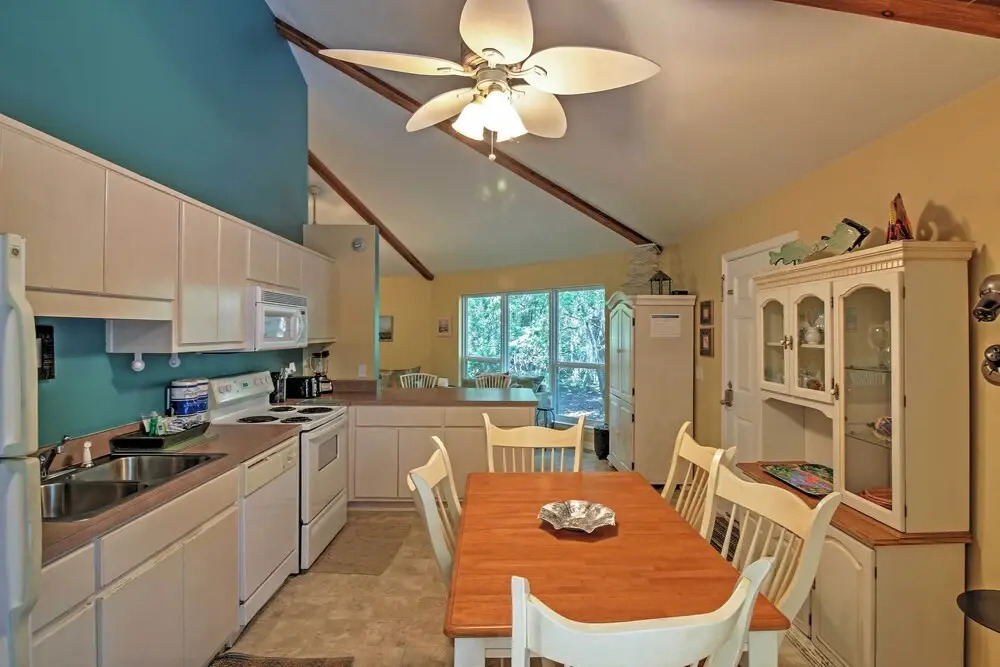 Santa Rosa Beach Bungalow 5 Mi to the Gulf Shore!
