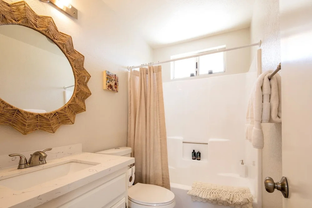 Sukha Life Retreat - Beautiful Views, Close To Jtnp W/hot Tub! 2 Bedroom Home by RedAwning