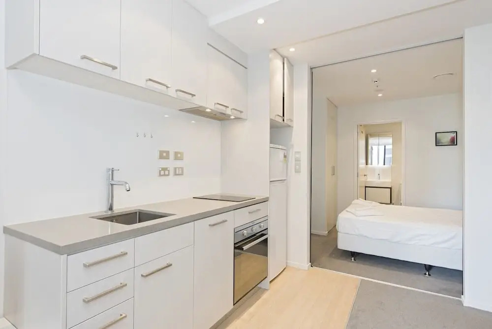 Stylish Modern Studio, Queens Resid, Gym & Pool