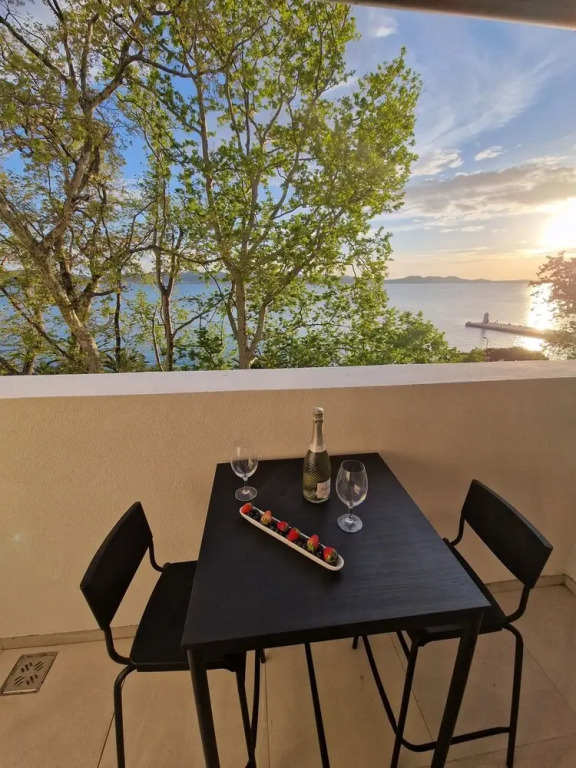 Seafront Sunset Studio&Rooms
