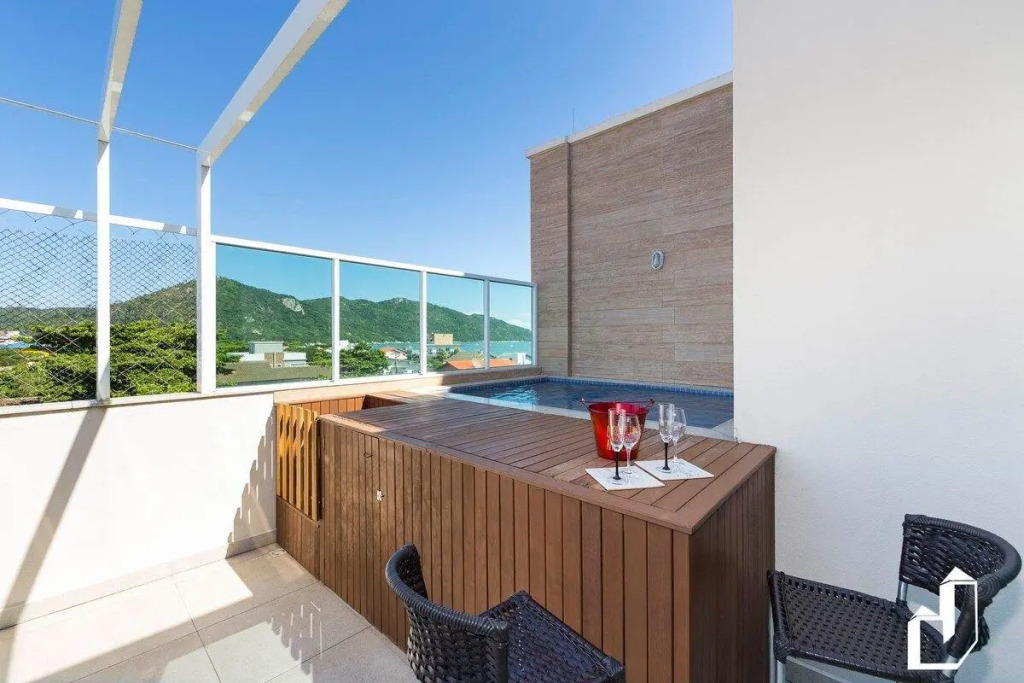 Cobertura Duplex Com Piscina E 03 Suítes