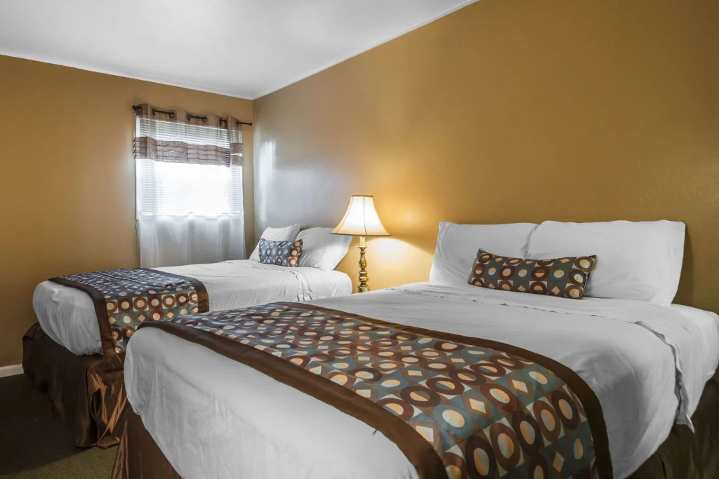 Skylark Shores Resort