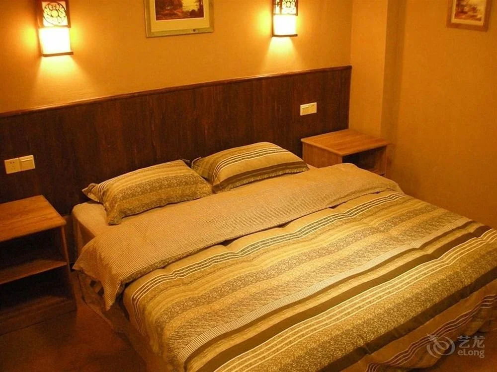 Jiabainong Hostel