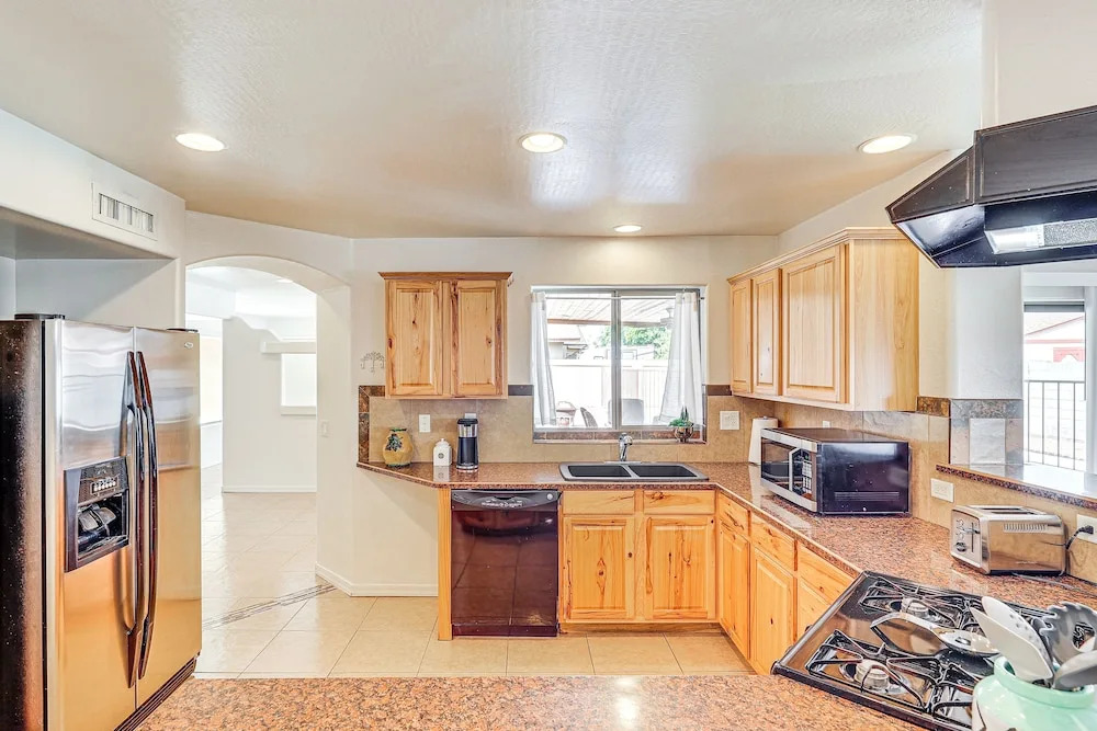 Private Pool & Patio: Home Near Mesa Arts Center!