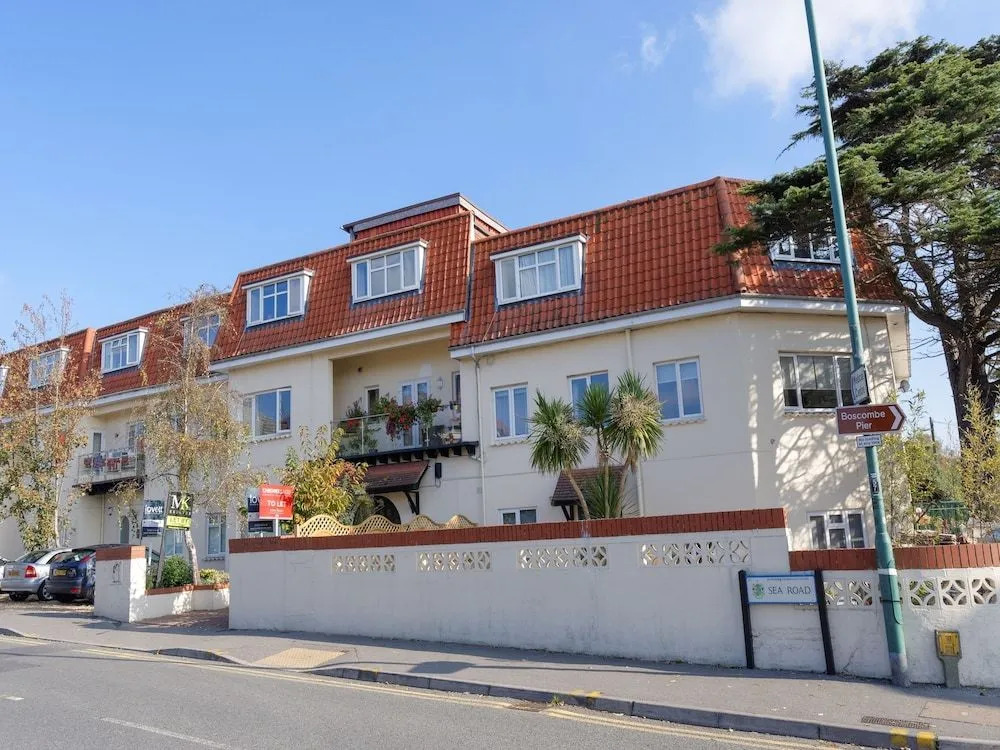 Sea Road Apartments