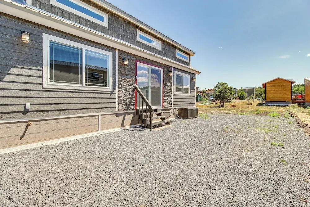 2 Mi to Rainbow Lake: Lovely Lakeside Tiny Home