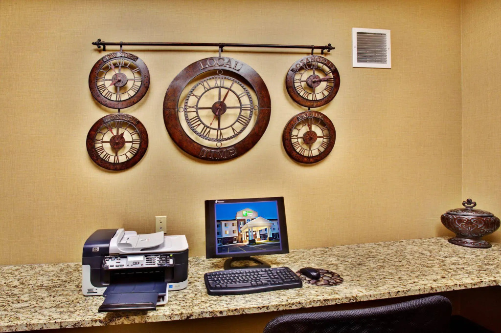 Holiday Inn Express Hotel & Suites - Dubuque West by IHG