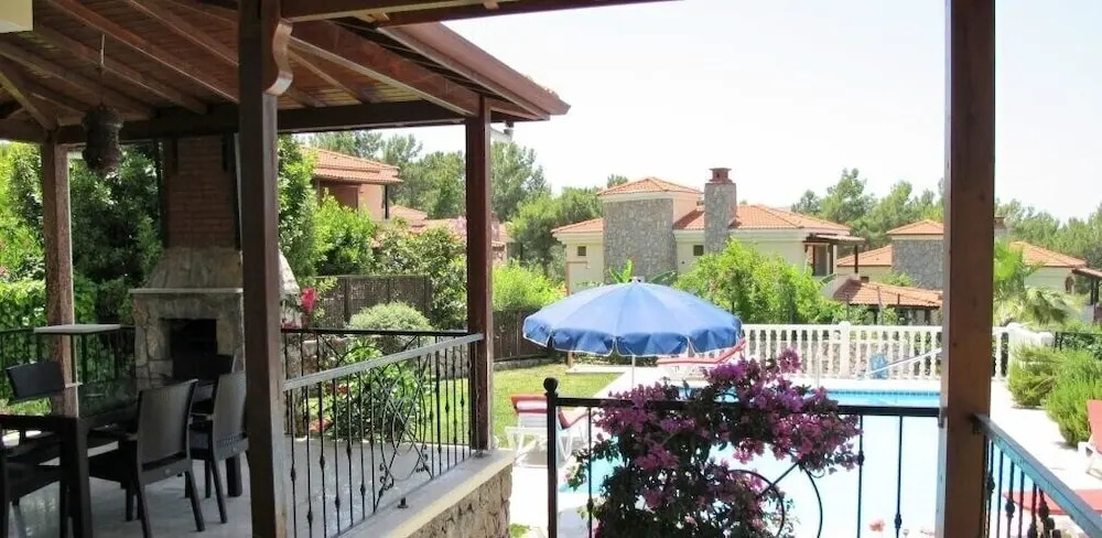 Villa AX20 by JoyLettings