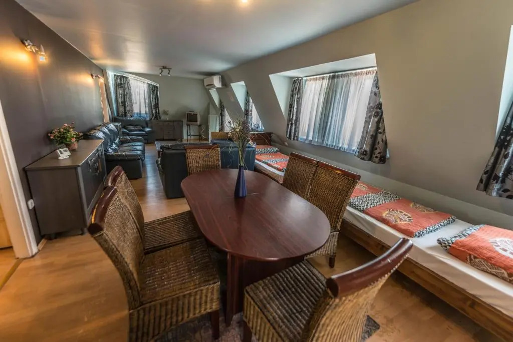 Caesar Apartments & Rooms