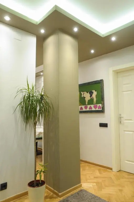 Apartment D-22