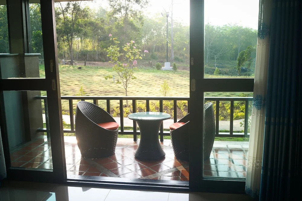 Phu Chom Mork Resort