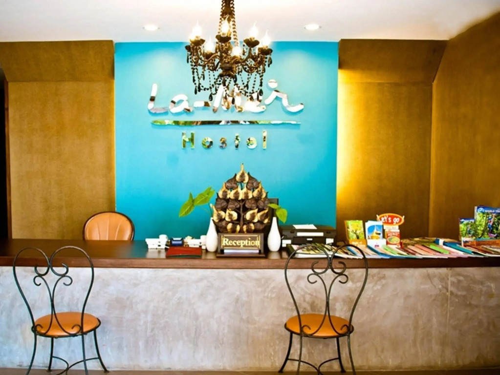 La-Mer Hostel