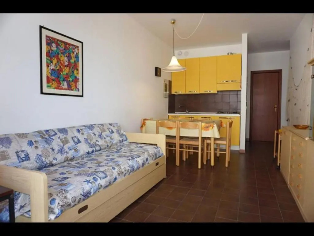 Flat a few Steps From the Beach
