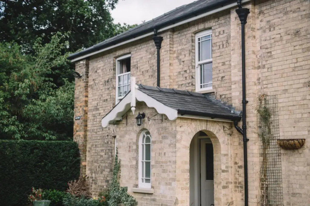 Wayside , 3 bed , 2 bath charming house close to Lincoln