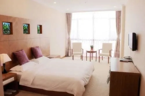 Qianqiu Holiday Hotel