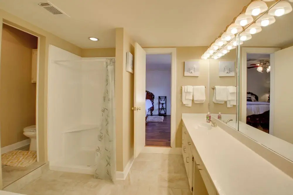 Hot Springs Home With Pool - 1/2 Mile to Oaklawn!