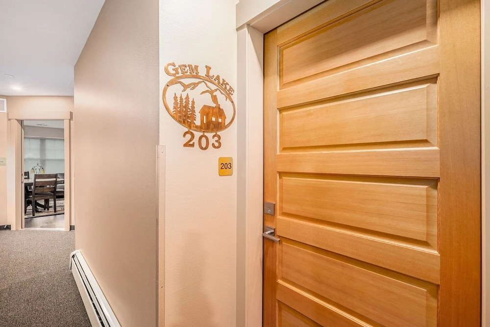 Solitude Gem Lake 203 - Estes Park 1 Bedroom Studio by RedAwning