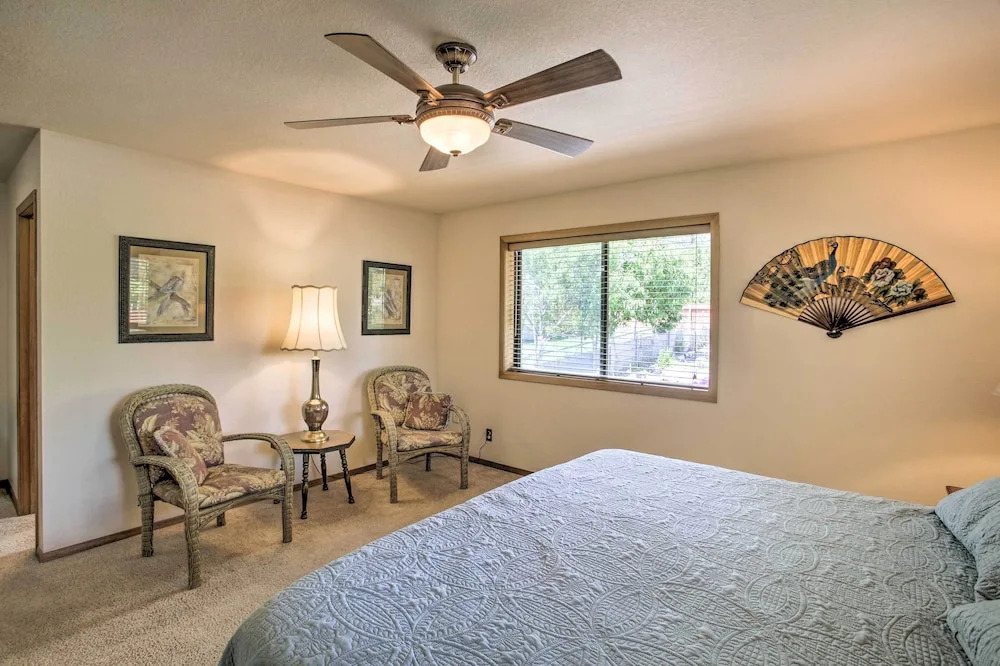 Sunny Home w/ Patio < 10 Mi to Lake Coeur D'alene