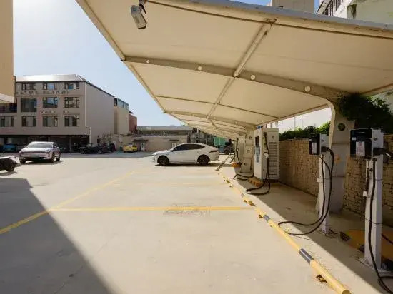 Dolphin Bay Hotel