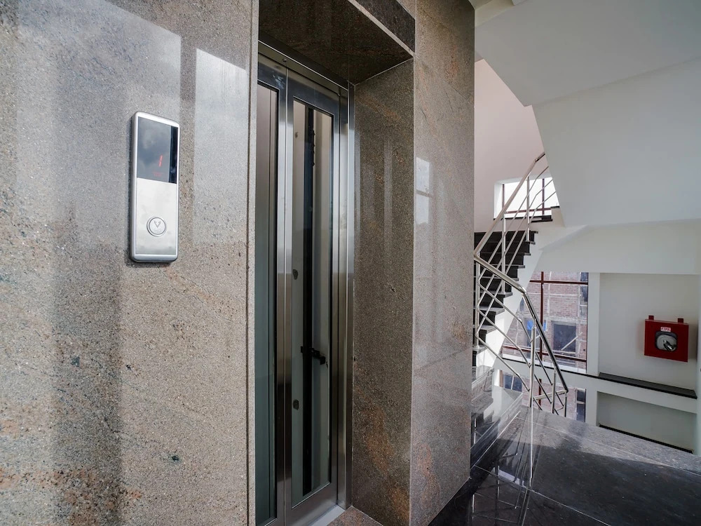 OYO 14745 Veeraj Suites