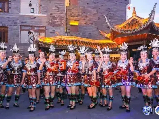 Ruihua Hotel (Zhenjiangge Branch, Zhenyuan Ancient Town)