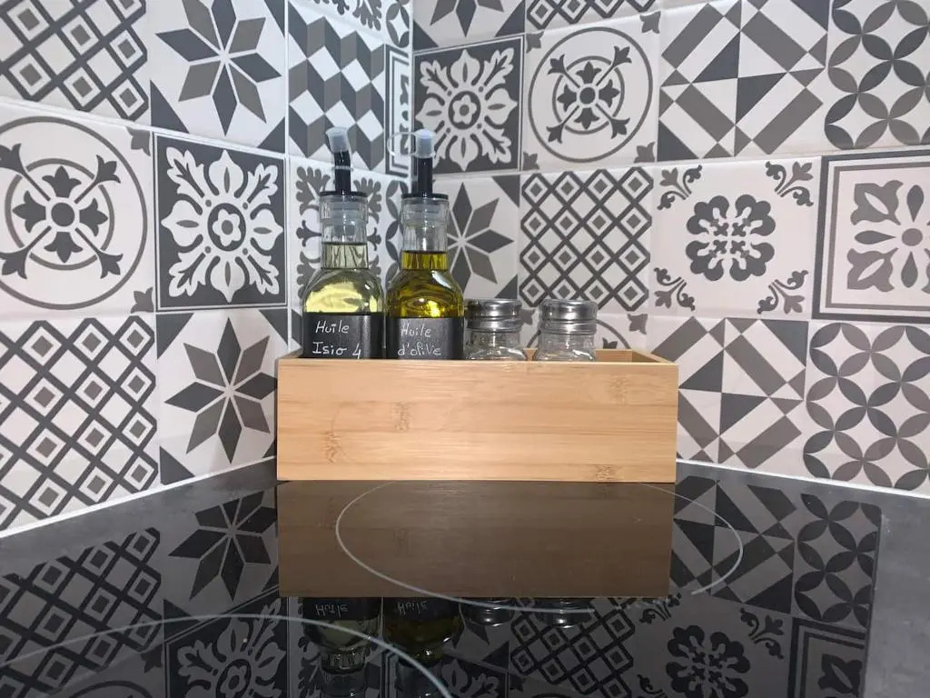 Le Petit Chaleureux - Centre ville - Wifi - stationnement (idéal couples, étudiants, business)