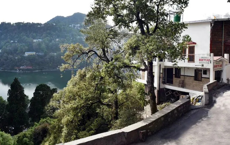 Hotel Mount N Lake