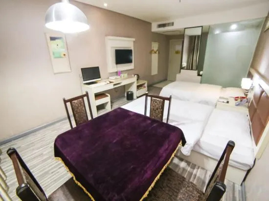 Yading Hotel (Yicheng Xiangsha Avenue)