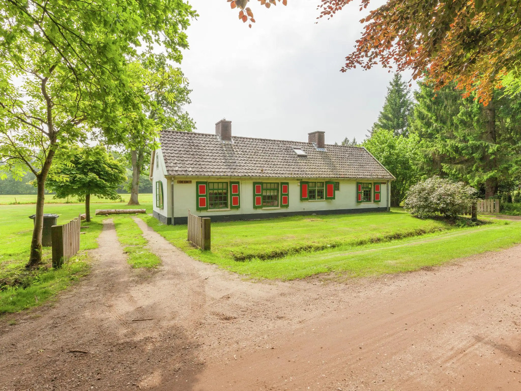 Serene Holiday Home in Baarn with Private Garden