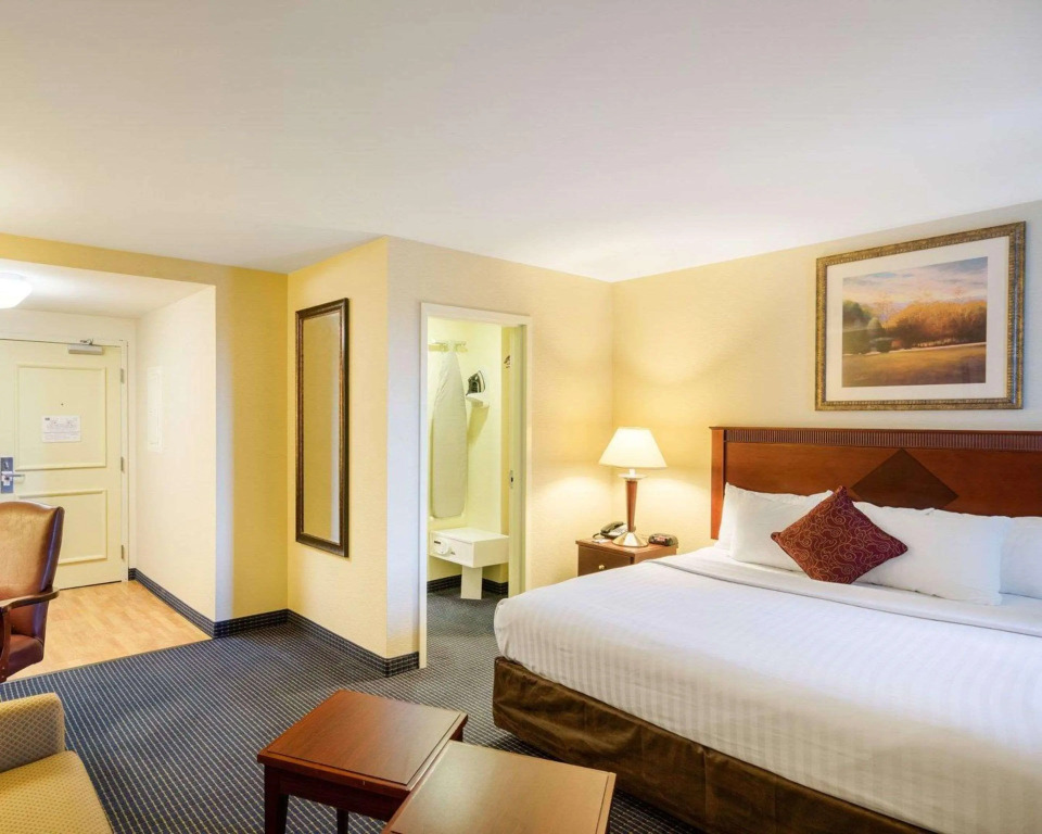 Mainstay Suites Dover