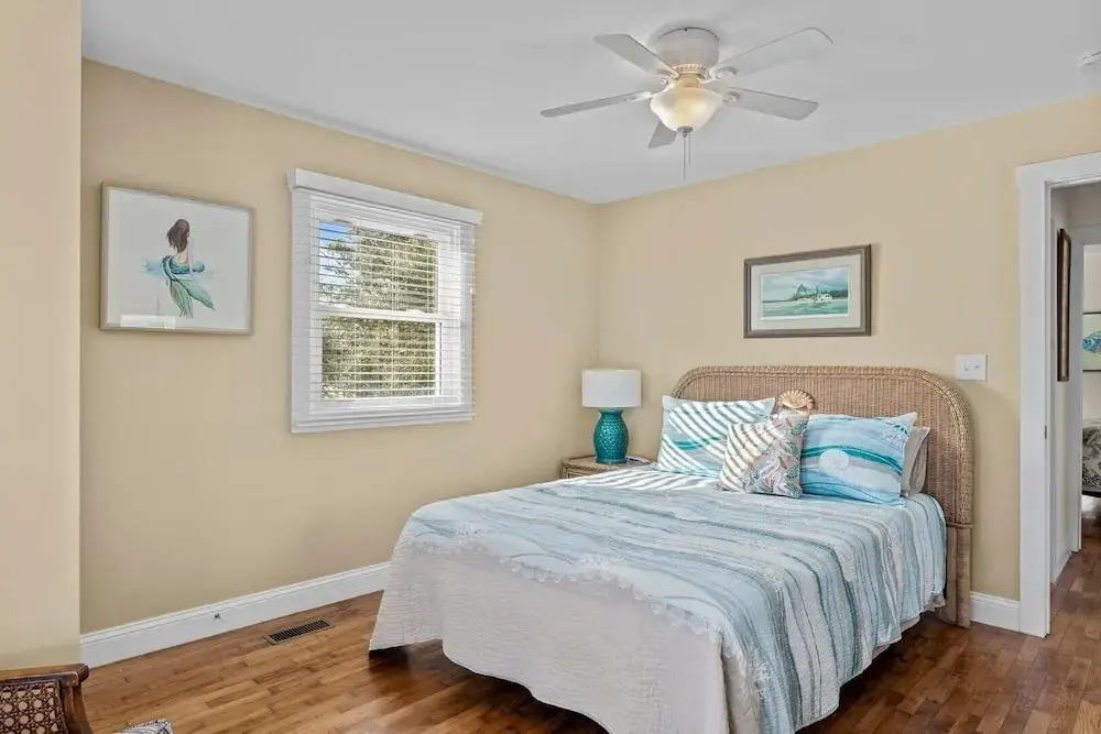 Mi Faro 2 Bedroom Duplex by RedAwning
