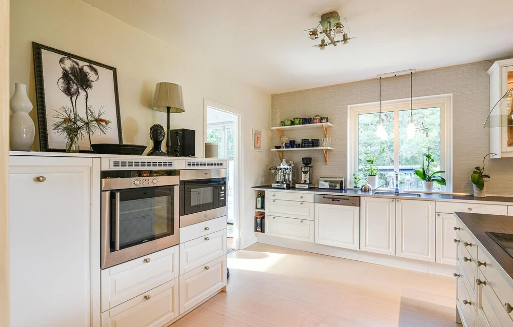 Beautiful Home in Göteborg With 4 Bedrooms, Sauna and Wifi