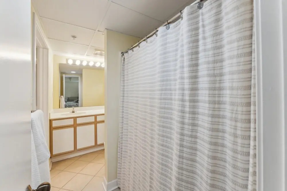 Stunning Ocean Views From The 10th Floor 1 Bedroom Condo