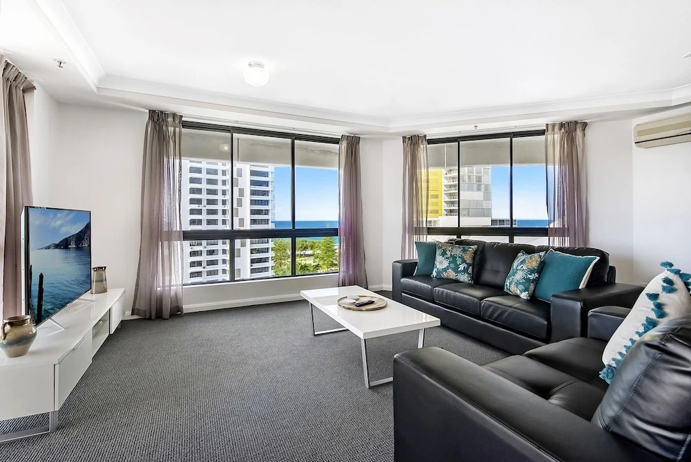 Victoria Square 2 Bed Ocean View Broadbeach