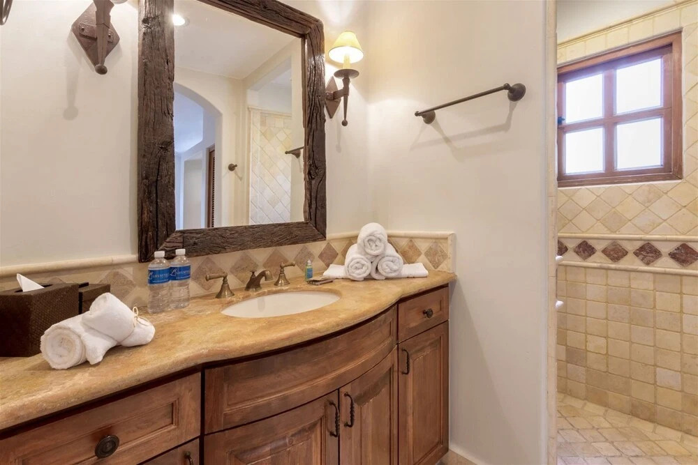 Casa Maravillas: 4 Bdrm Colonial Inspired Design Villa in Punta Ballena at a Discounted Rate!