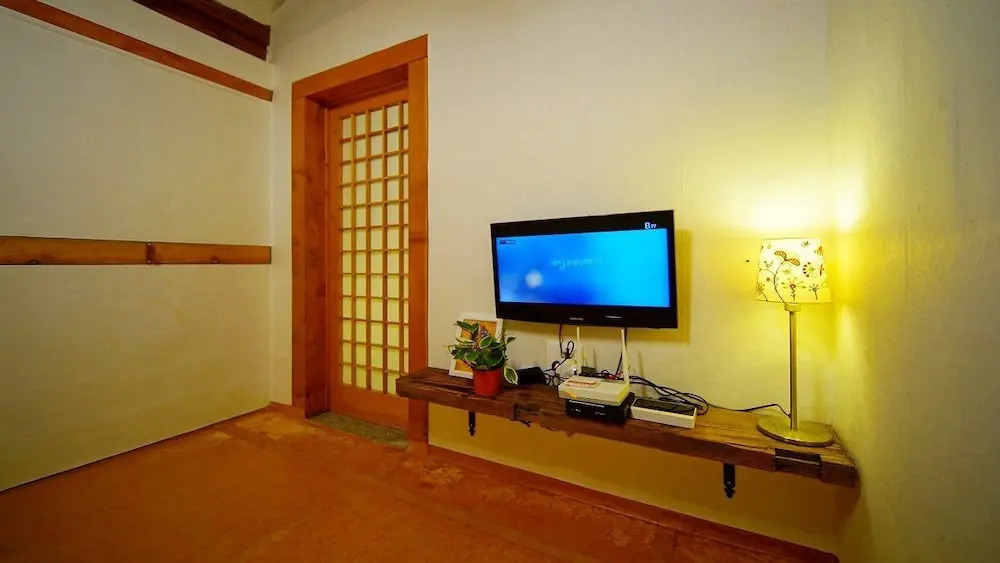 Jeonju Hanok Midam